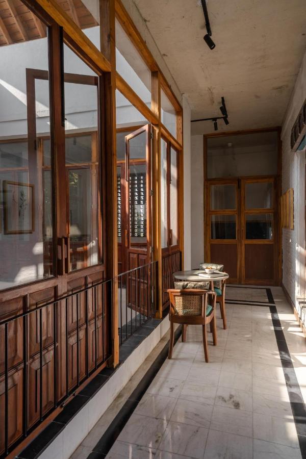 Lohonostays Library Sadhrana Bagh Gurgaon Eksteriør billede