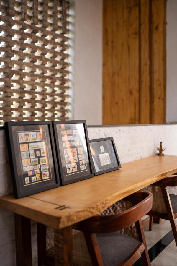 Lohonostays Library Sadhrana Bagh Gurgaon Eksteriør billede